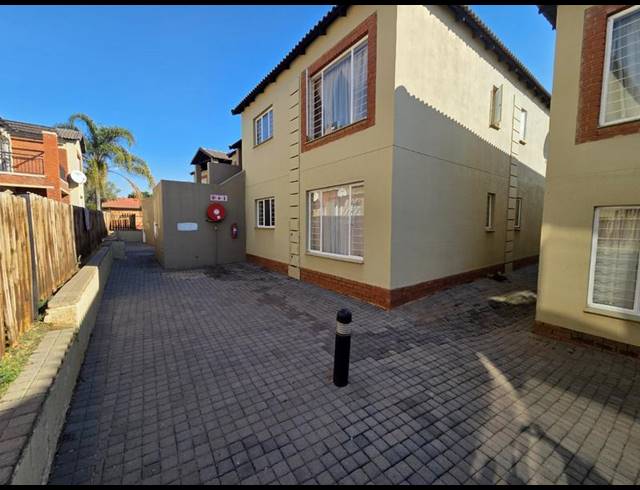 2 BEDROOM APARTMENT FOR SALE IN TWEE RIVIERE LIFESTYLE ESTATE